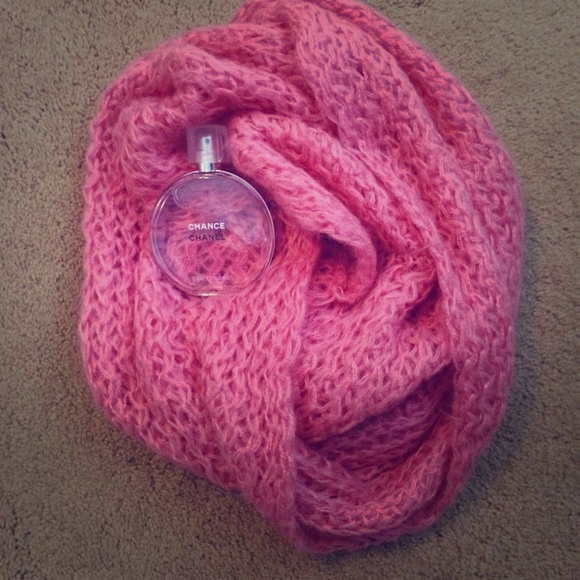 Pink Knit Scarf 💄