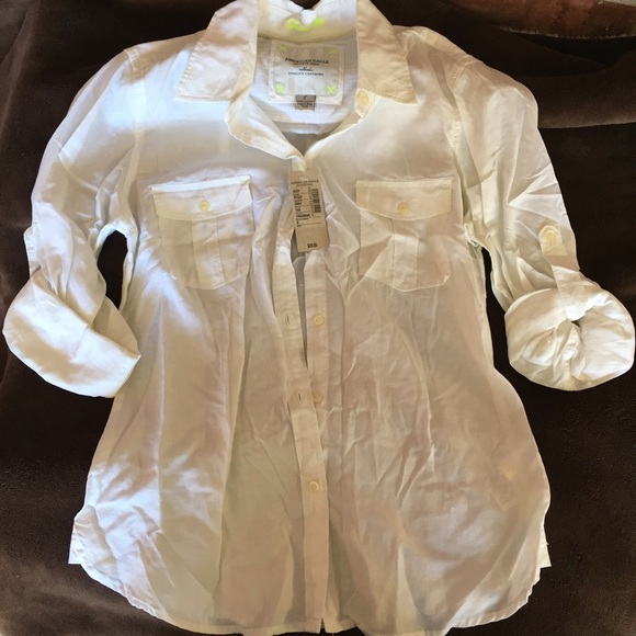 American Eagle white button up