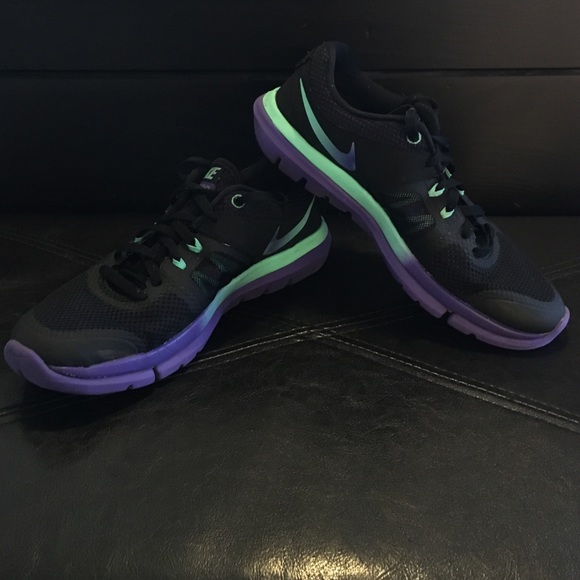 Size 6 Nike flex run