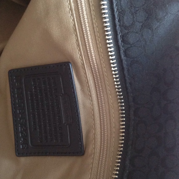 Authentic Coach bag - Picture 3 of 3