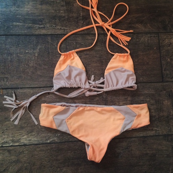 ❤️SOLD❤️ Acacia Swimwear Sunset Colorblock - Picture 2 of 4