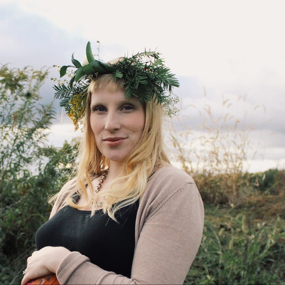 Meet your Posher, Alicia ๐ฟ๐ฑ๐ปโโ๏ธ๐๐พ๐ผ - Picture 4 of 4