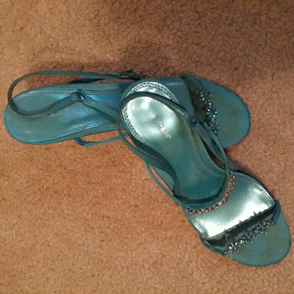**•••SOLD•••**Turquoise shoes