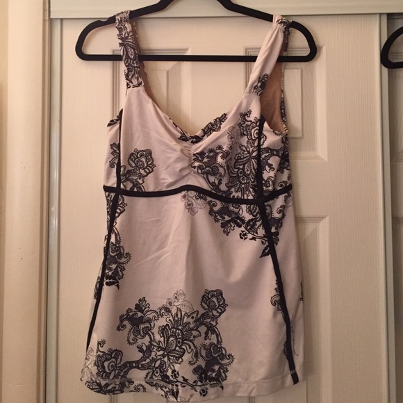 Lululemon Paisley black and white workout tank