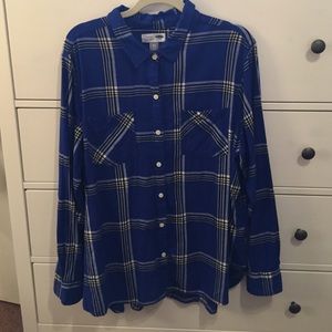 Old Navy classic women's plaid button up shirt