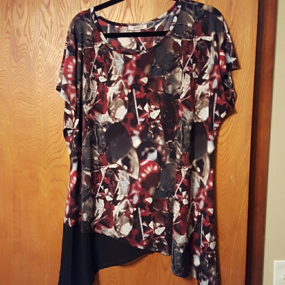 Floral shark tail top. Super cute and flattering.
