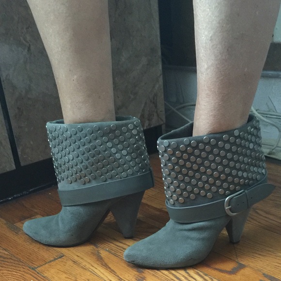Rosegold gray suede studded cuffed booties 8