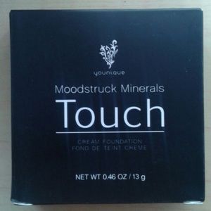 Younique Touch-Cream Foundation