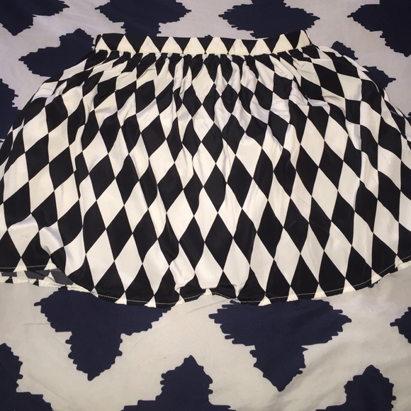 Black & White skirt ❌ FINAL markdown ❌