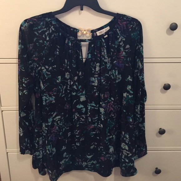 Jennifer Lopez keyhole top