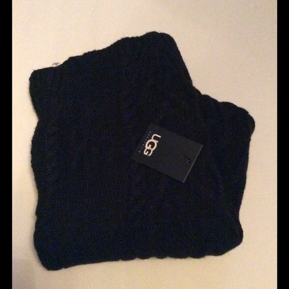 UGG Accessories - UGG Black Knit Scarf NWT MSRP 115.00