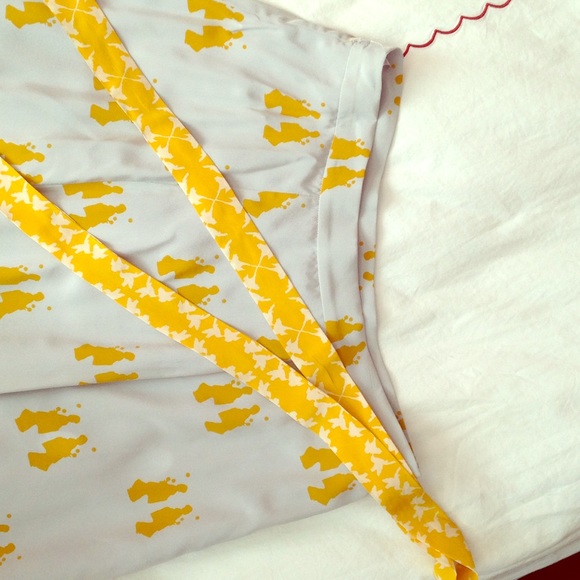 Silk Aline skirt with yellow sash