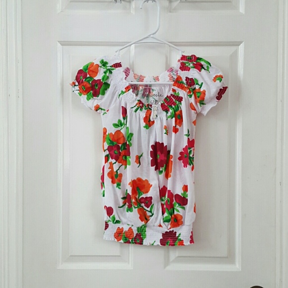 White shirt with design