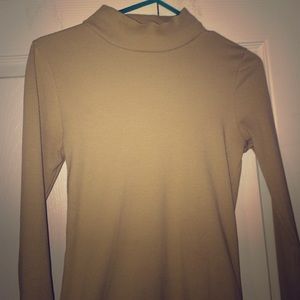 Abercrombie & Fitch Tan turtleneck