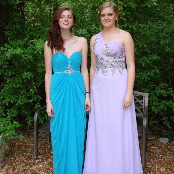 Beautiful bright blue/turquoise prom dress