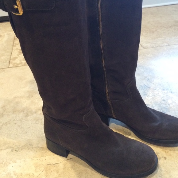 Prada chocolate boots - Picture 2 of 4