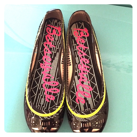 Betsey Johnson Flats