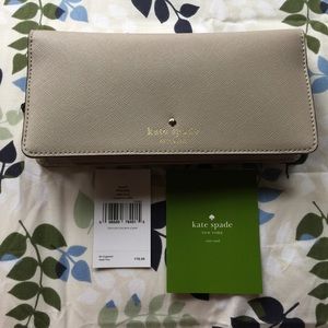 Kate Spade Cedar Street "Carmilla" Wallet 💕