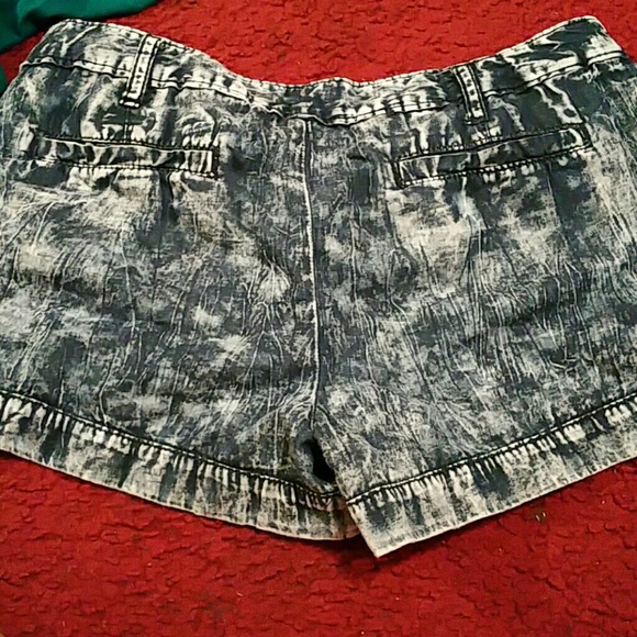 Shorts - Picture 2 of 2