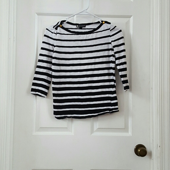 Quarter sleeve stripe shirt