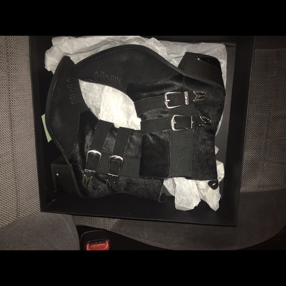 NWT NEVER WORN NIGHTWALKER SHERRIF BOOTIES!!