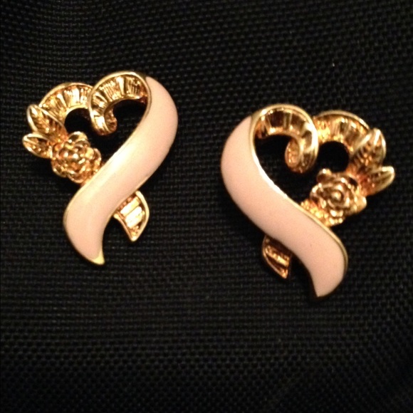 Avon stud earrings