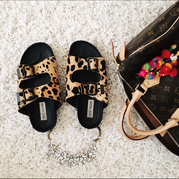 Steve Madden Shoes - 🎉 HP 🎉 Steve Madden > Leopard Boundree Sandals