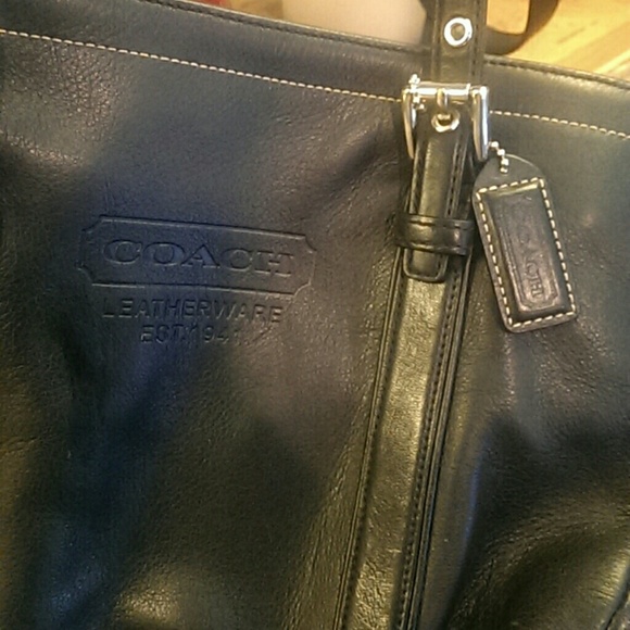 Authentic Coach tote with duster - Picture 2 of 4
