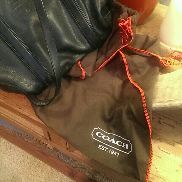 Authentic Coach tote with duster - Picture 4 of 4