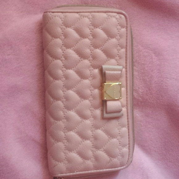 Betsey johnson wallet