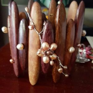 Wood carved pearl stretch bracelet