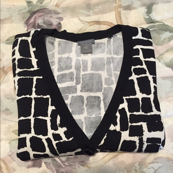 Ann Taylor Cardigan - Picture 1 of 3