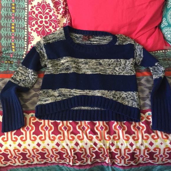 Crop sweater