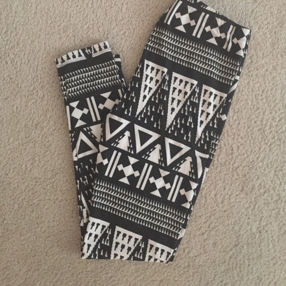 Tribal print leggings!