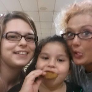 Meet your Posher, Elizabeth