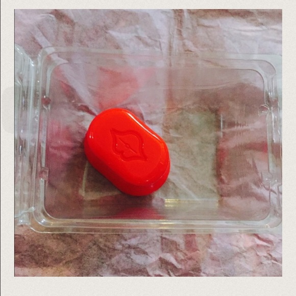 Lip plumper size Medium