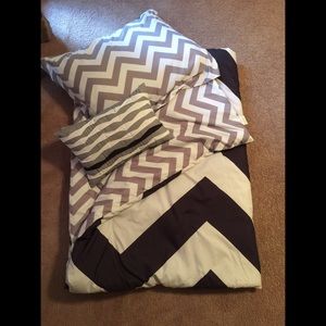 Black and grey twin size comforter