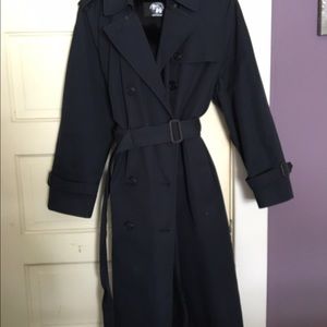 Former flight attendant WARM trench coat, navy