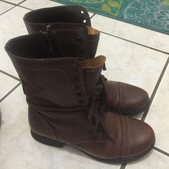 ***SOLD*** Steve madden troopa combat boots