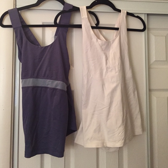 2 bundle lululemon tanks
