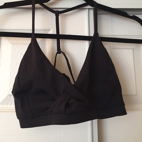 Brand new never worn lululemon sports bra