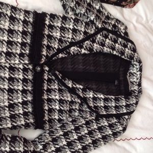 Boucle houndstooth cuffed jacket