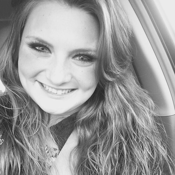 Meet your Posher, Rebecca