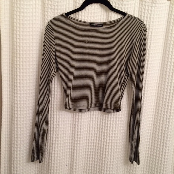 Brandy Melville long sleeve crop top