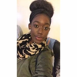 Meet your Posher, Dominique