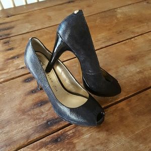 7M ANNE KLEIN Octavie Peep Black Toe Pumps