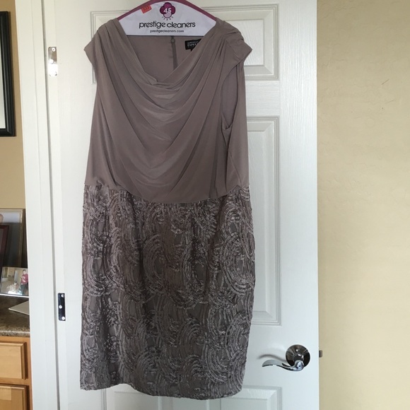 Adrianna Papeli formal cocktail length dress