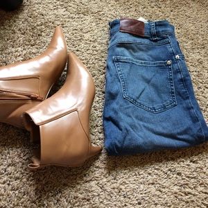 Zara High Waisted Denim Jeans✨