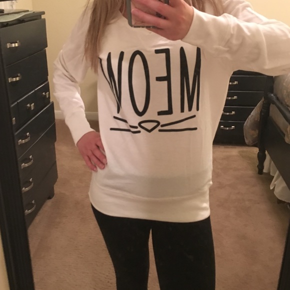 Meow sweatshirt 😻