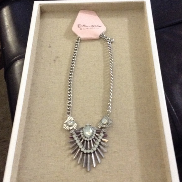 Jewelry - Statement necklace